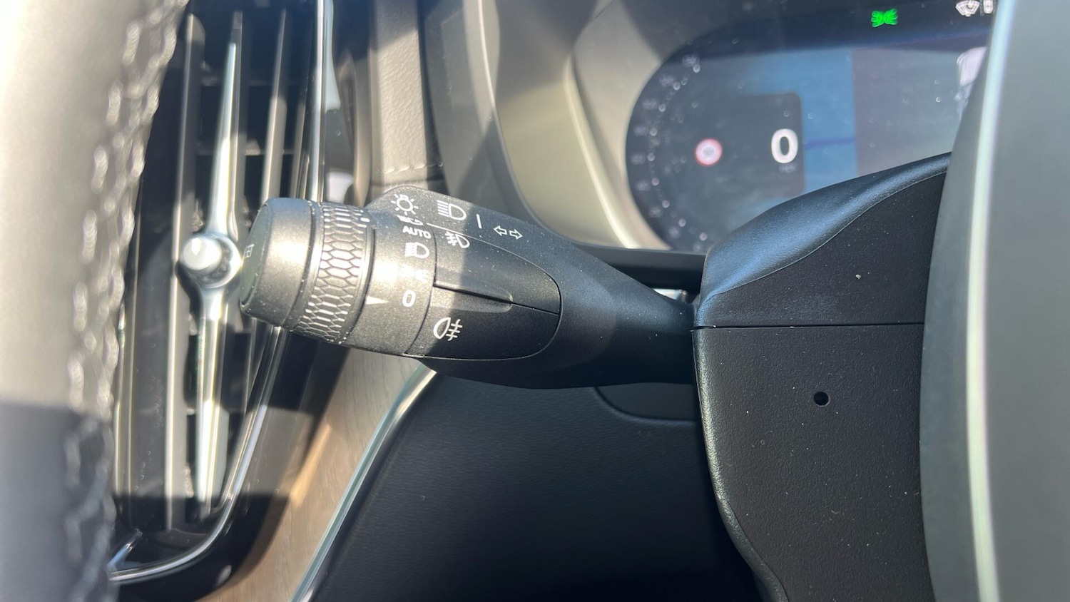 Used Volvo XC60 2025 for sale - 77598101: Photo 19