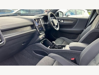 Used Volvo XC40 2025 for sale - 76585596: Photo