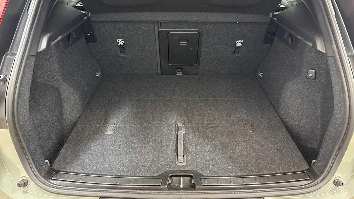 Used Volvo XC40 2025 for sale - 76912716: Photo 14