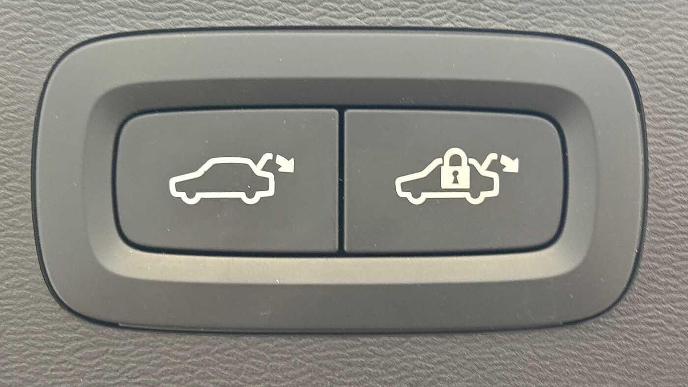 Used Volvo XC40 2025 for sale - 76912716: Photo 19