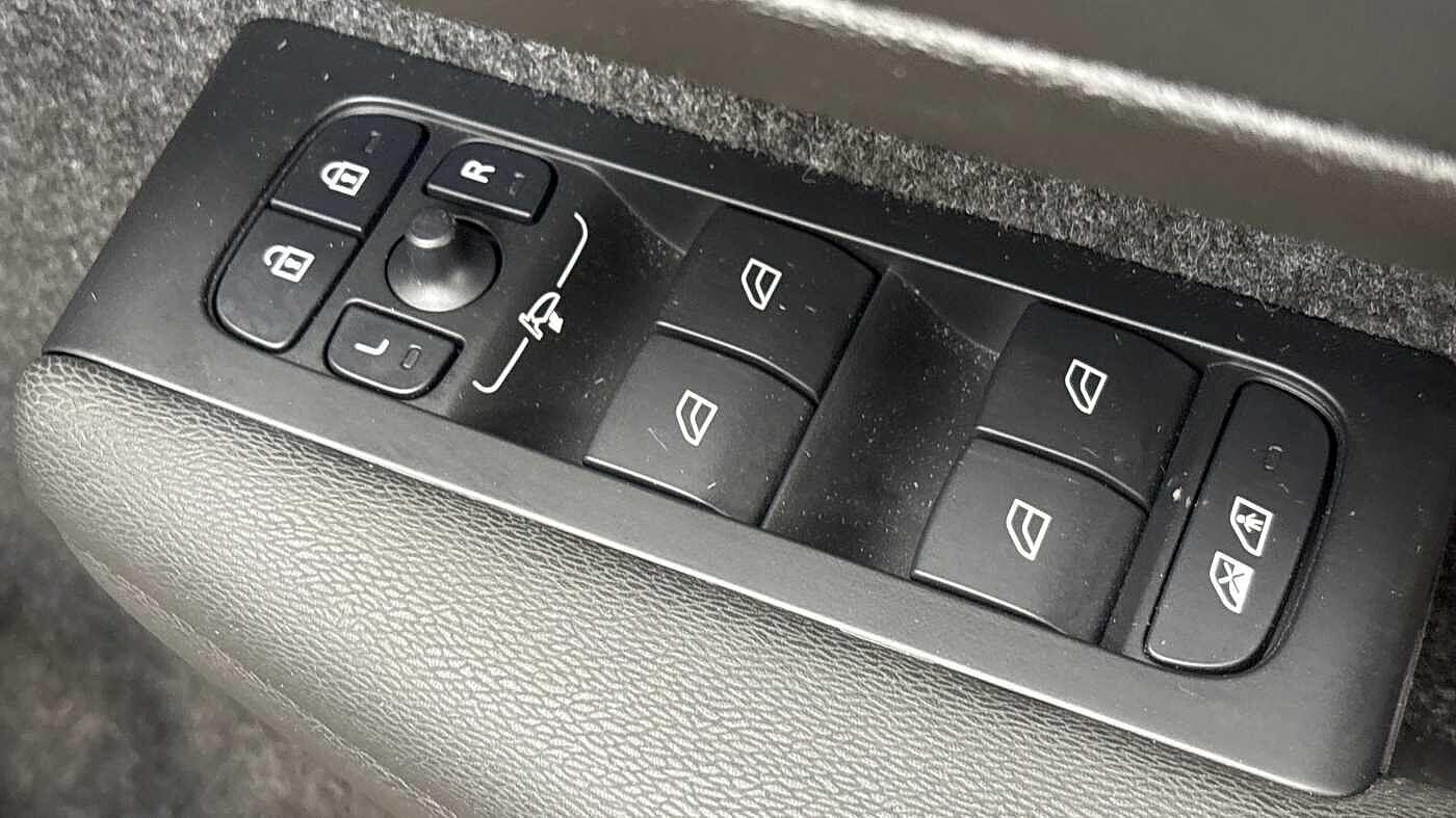 Used Volvo XC40 2025 for sale - 76912716: Photo 25