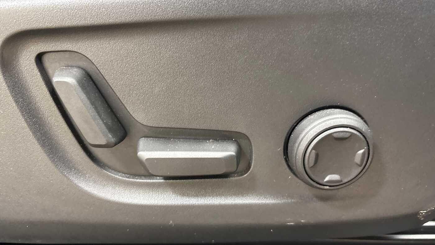 Used Volvo XC40 2025 for sale - 76912716: Photo 28