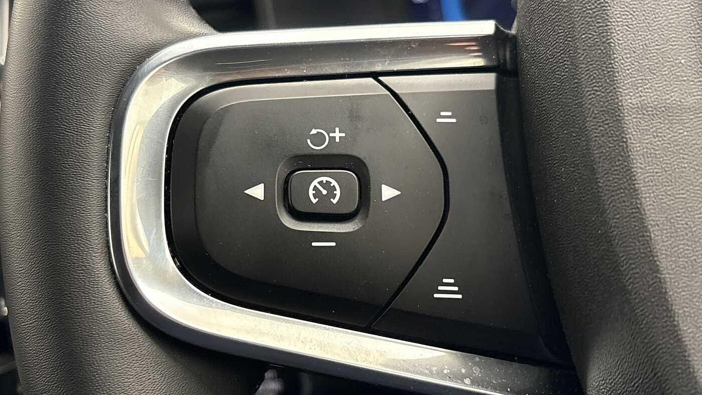 Used Volvo XC40 2025 for sale - 76912716: Photo 31