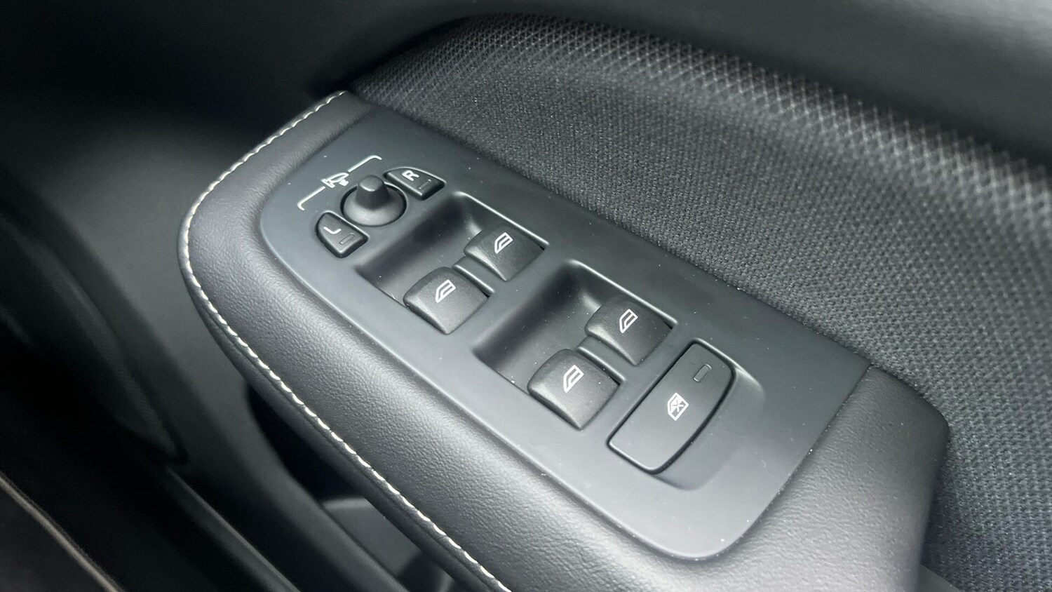 Used Volvo S60 for sale - 78007267: Photo 24