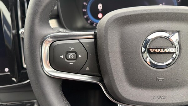 Used Volvo XC40 2022 for sale - 76179885: Photo 25