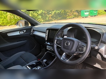 Used Volvo XC40 2025 for sale - 79496287: Photo