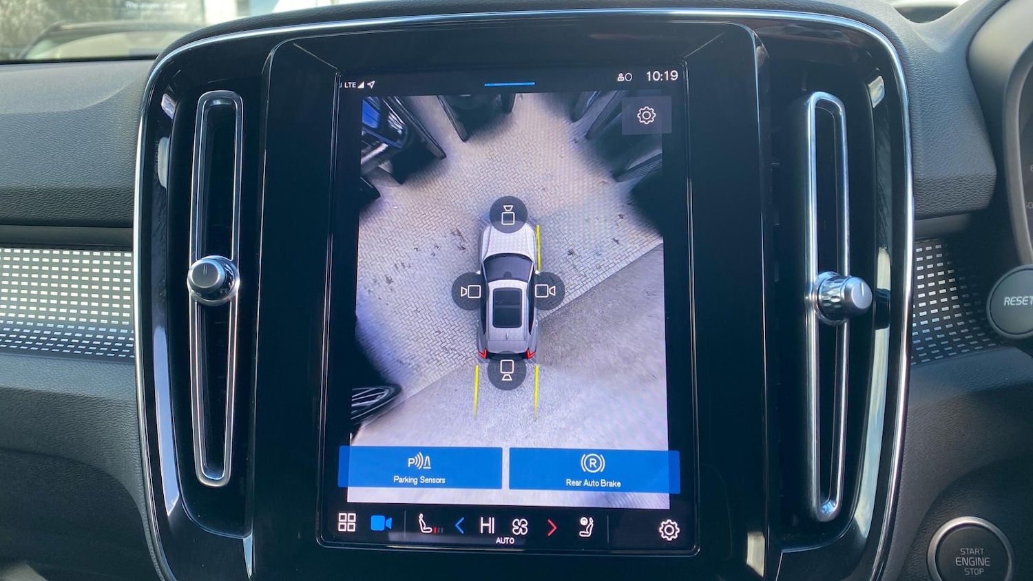 Used Volvo XC40 for sale - 77191435: Photo 37