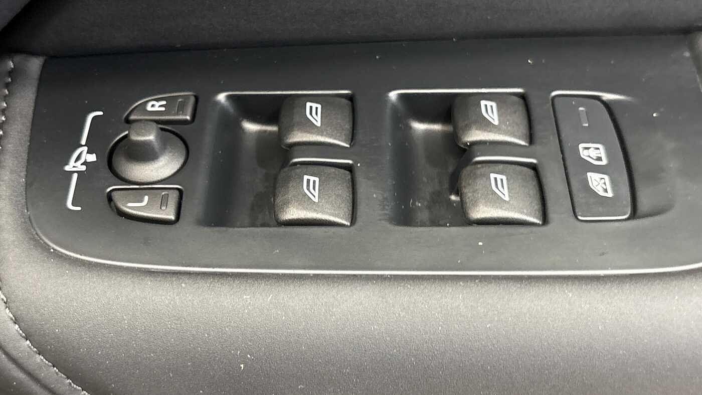 Used Volvo XC60 2025 for sale - 77254529: Photo 25