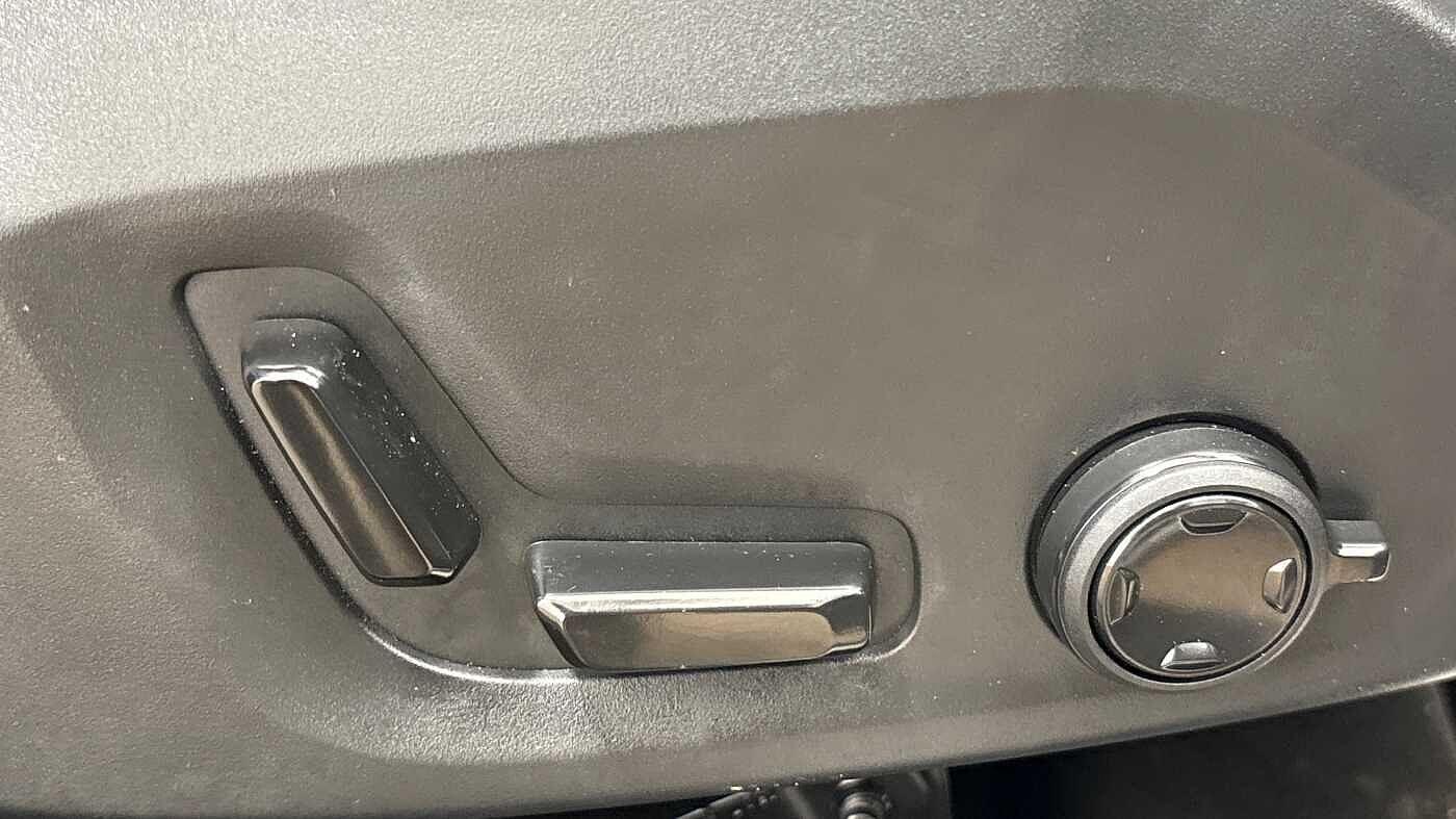 Used Volvo XC60 2025 for sale - 77254529: Photo 28