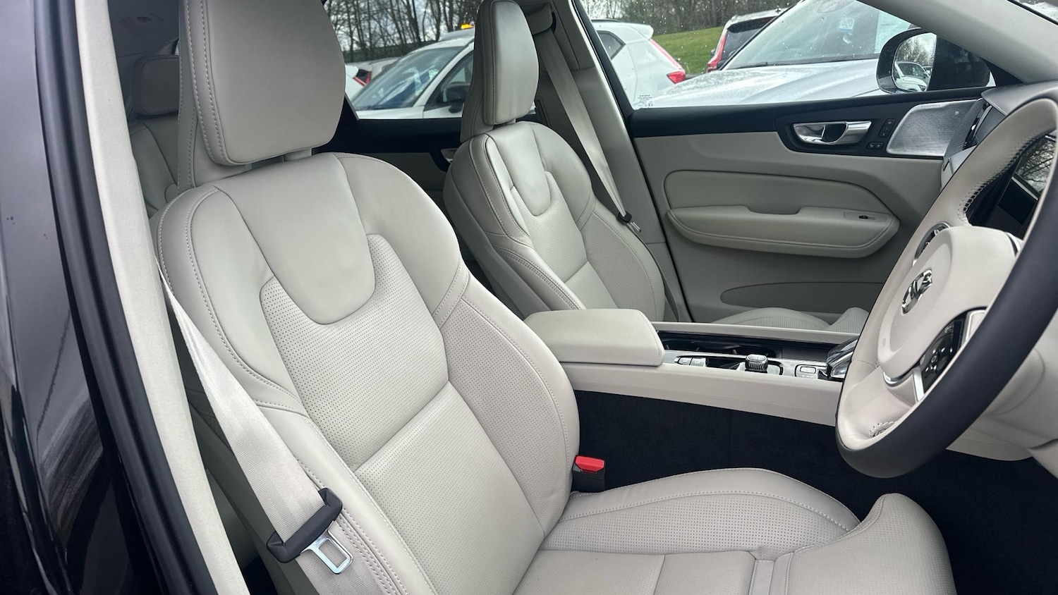 Used Volvo XC60 2024 for sale - 76440822: Photo 10