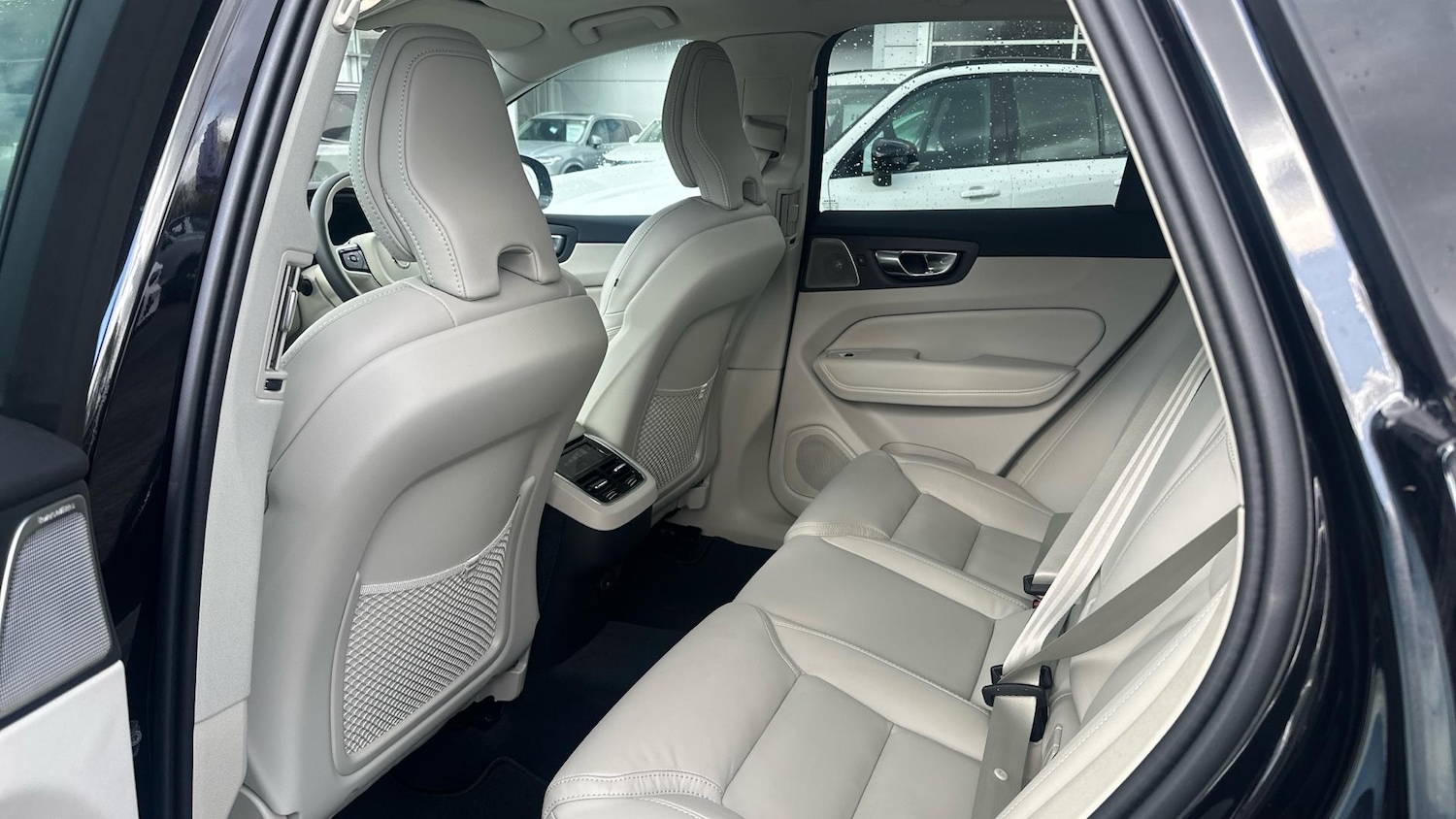 Used Volvo XC60 2024 for sale - 76440822: Photo 11