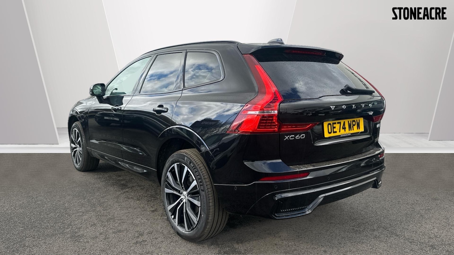 Used Volvo XC60 2024 for sale - 76440822: Photo 2