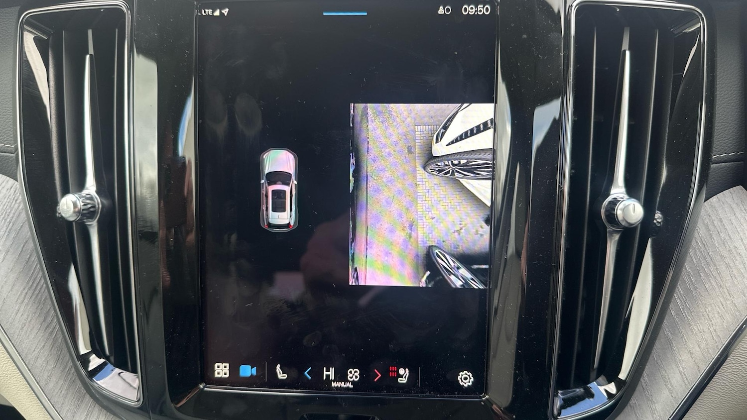 Used Volvo XC60 2024 for sale - 76440822: Photo 32