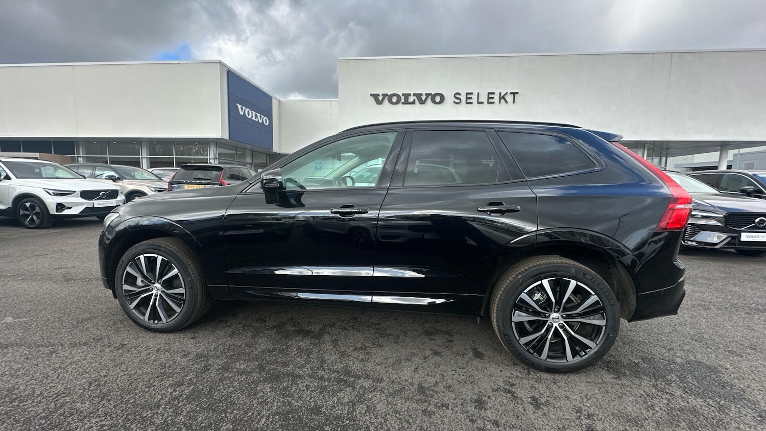 Used Volvo XC60 2024 for sale - 76440822: Photo 9