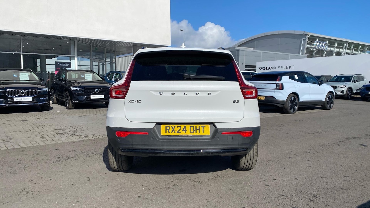 Used Volvo XC40 2024 for sale - 76886849: Photo 14