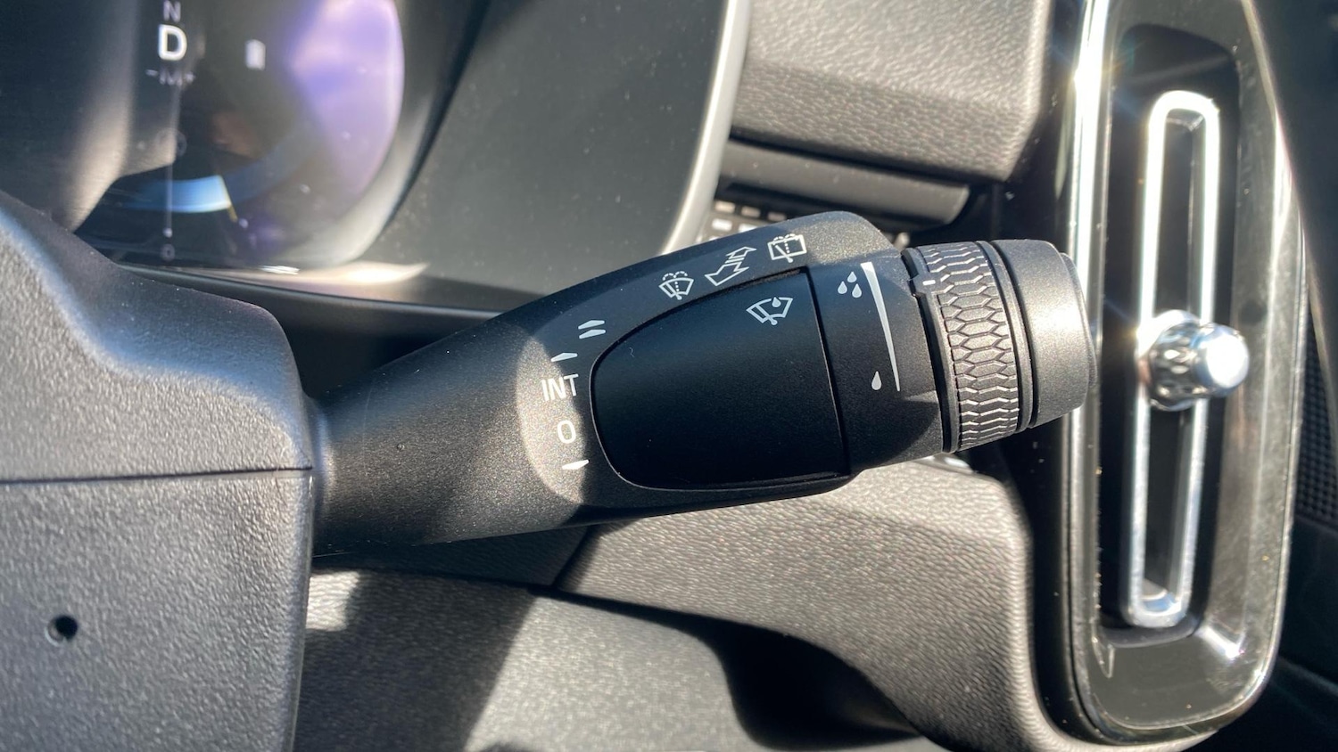 Used Volvo XC40 2024 for sale - 76886849: Photo 26