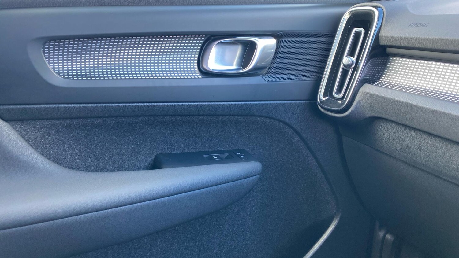 Used Volvo XC40 2024 for sale - 76886849: Photo 35