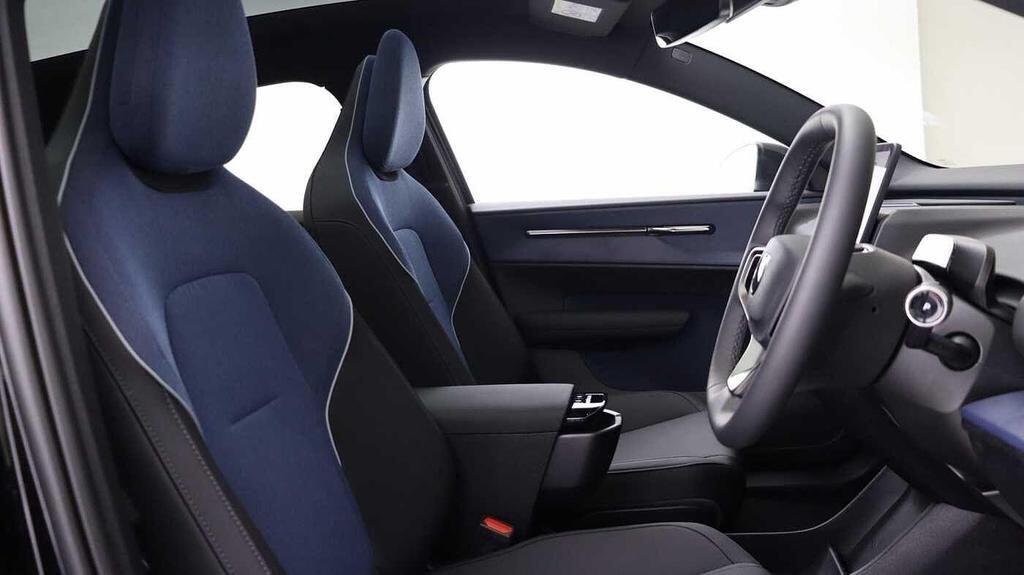 Used Volvo EX30 2025 for sale - 76473285: Photo 3