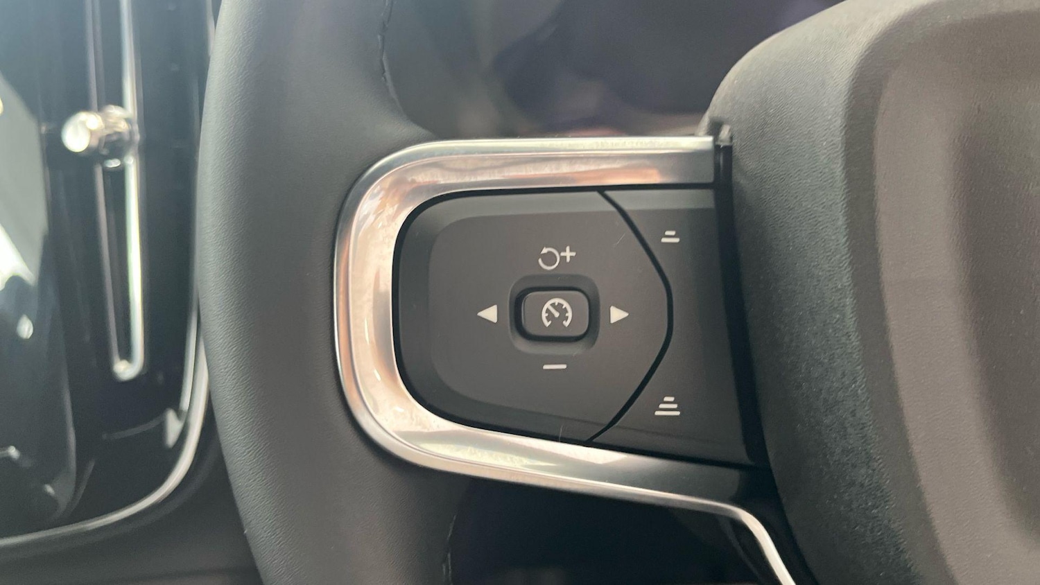 Used Volvo XC40 2025 for sale - 77101777: Photo 17