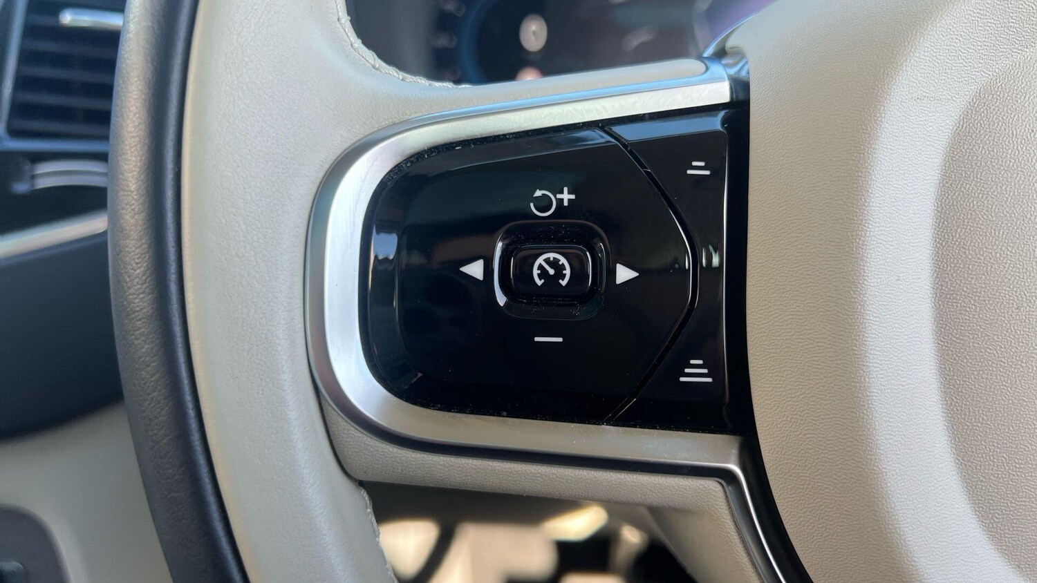 Used Volvo XC90 2026 for sale - 77940654: Photo 10