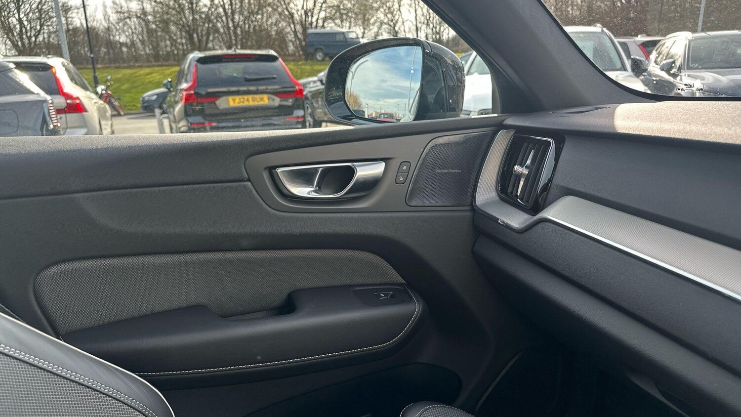 Used Volvo XC60 for sale - 77852724: Photo 45