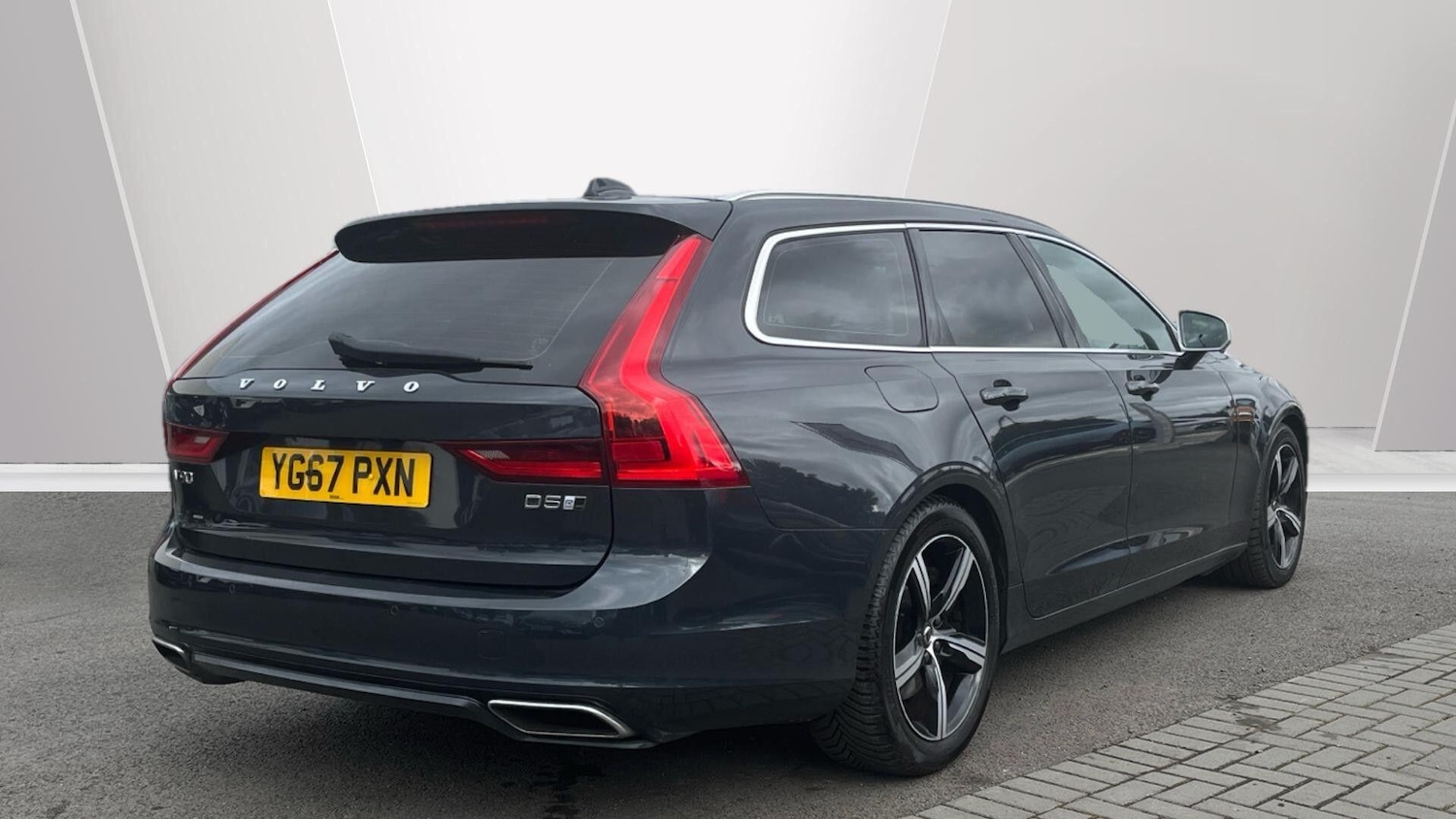 Used Volvo V90 2017 for sale - 76099302: Photo 2