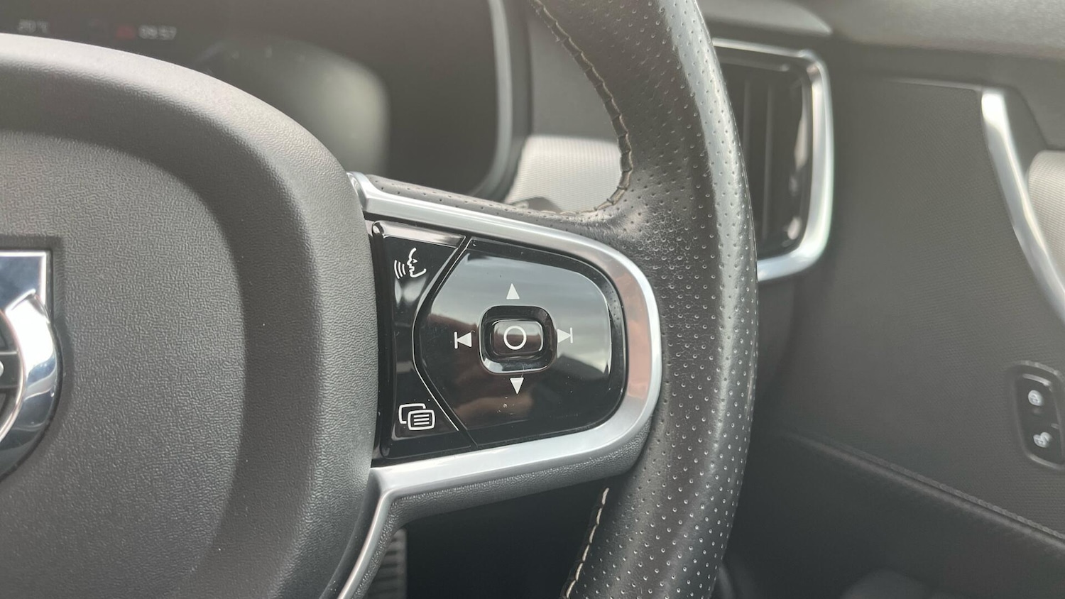 Used Volvo V90 2017 for sale - 76099302: Photo 55