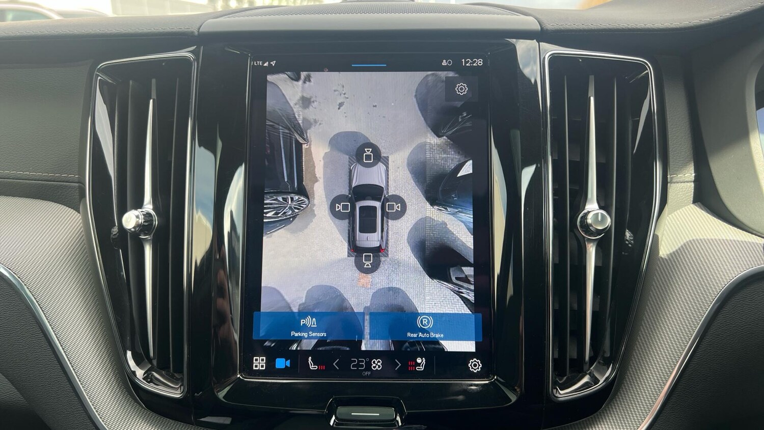 Used Volvo XC60 for sale - 77683876: Photo 18