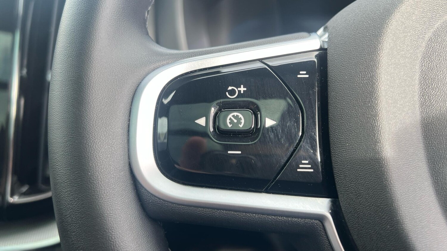 Used Volvo XC60 for sale - 77683876: Photo 20