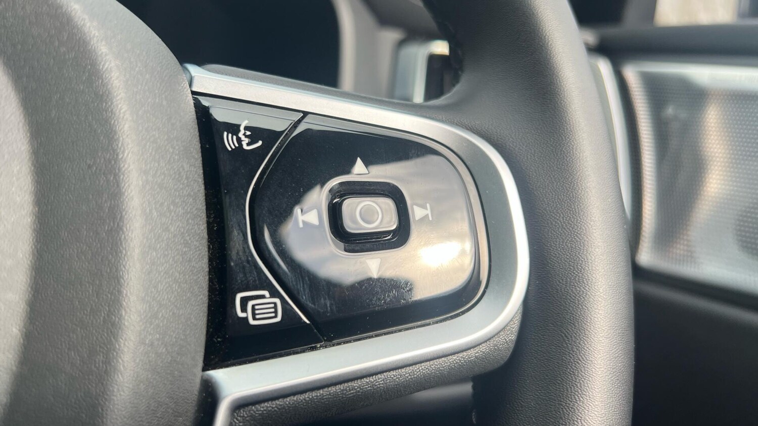 Used Volvo XC60 for sale - 77683876: Photo 21