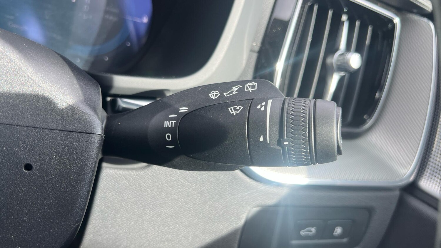 Used Volvo XC60 for sale - 77683876: Photo 22