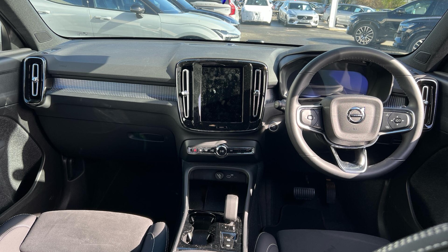 Used Volvo XC40 2025 for sale - 78086599: Photo 5