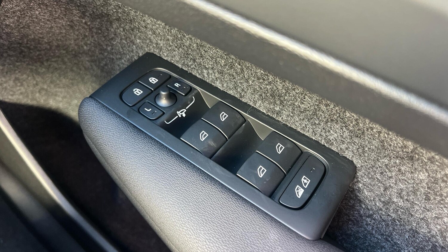 Used Volvo XC40 for sale - 77752820: Photo 23