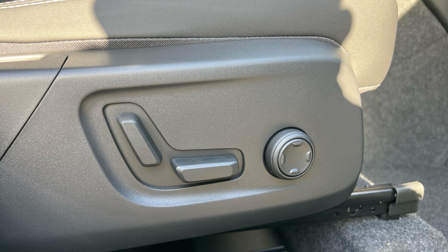 Used Volvo XC40 for sale - 77752820: Photo 28