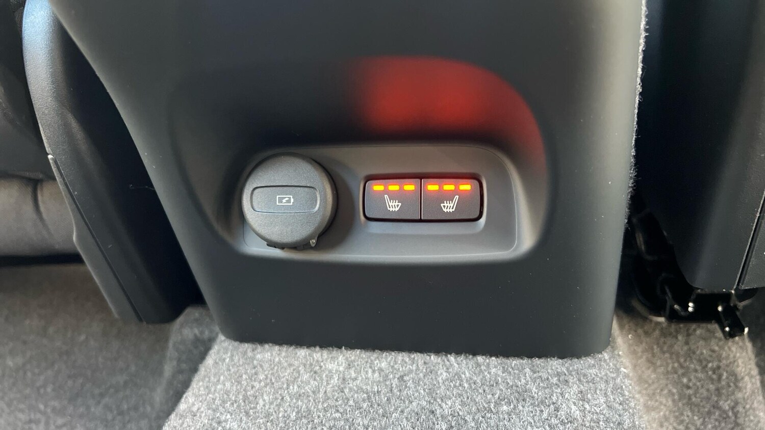 Used Volvo XC40 for sale - 77752820: Photo 33