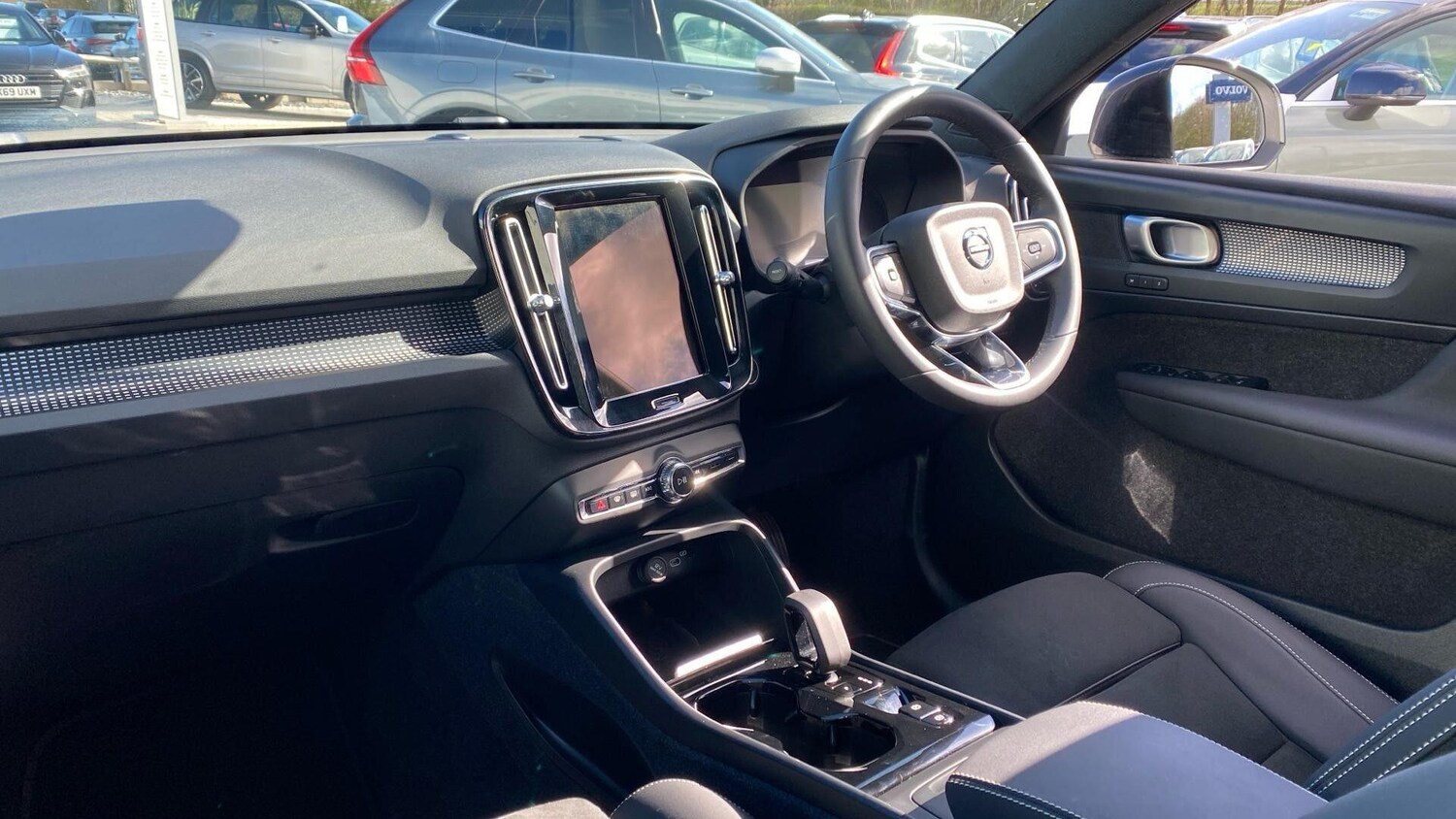 Used Volvo XC40 for sale - 77752820: Photo 42