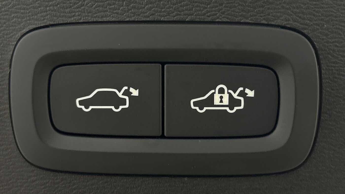 Used Volvo XC40 for sale - 76729076: Photo 18