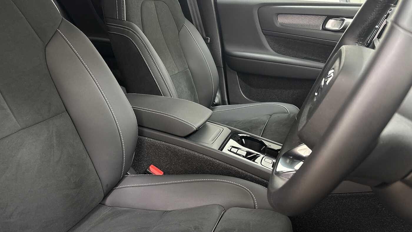 Used Volvo XC40 for sale - 76729076: Photo 28