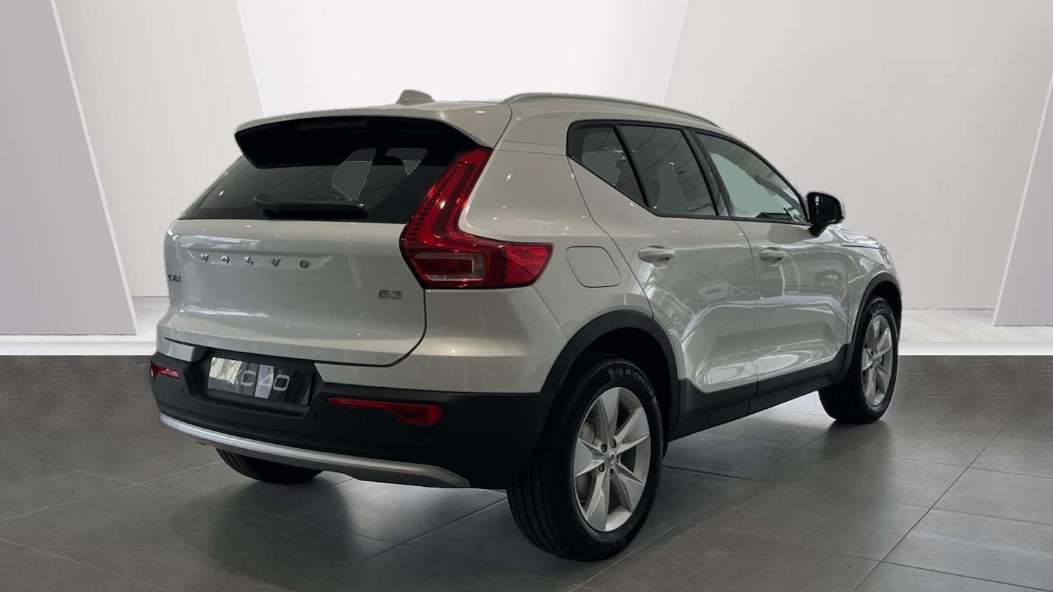 Used Volvo XC40 2025 for sale - 76513503: Photo 2