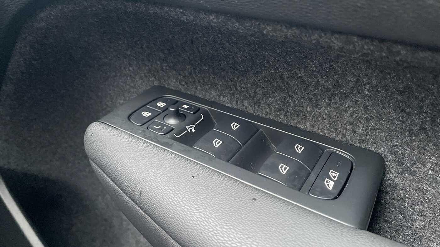 Used Volvo XC40 2025 for sale - 77537345: Photo 26