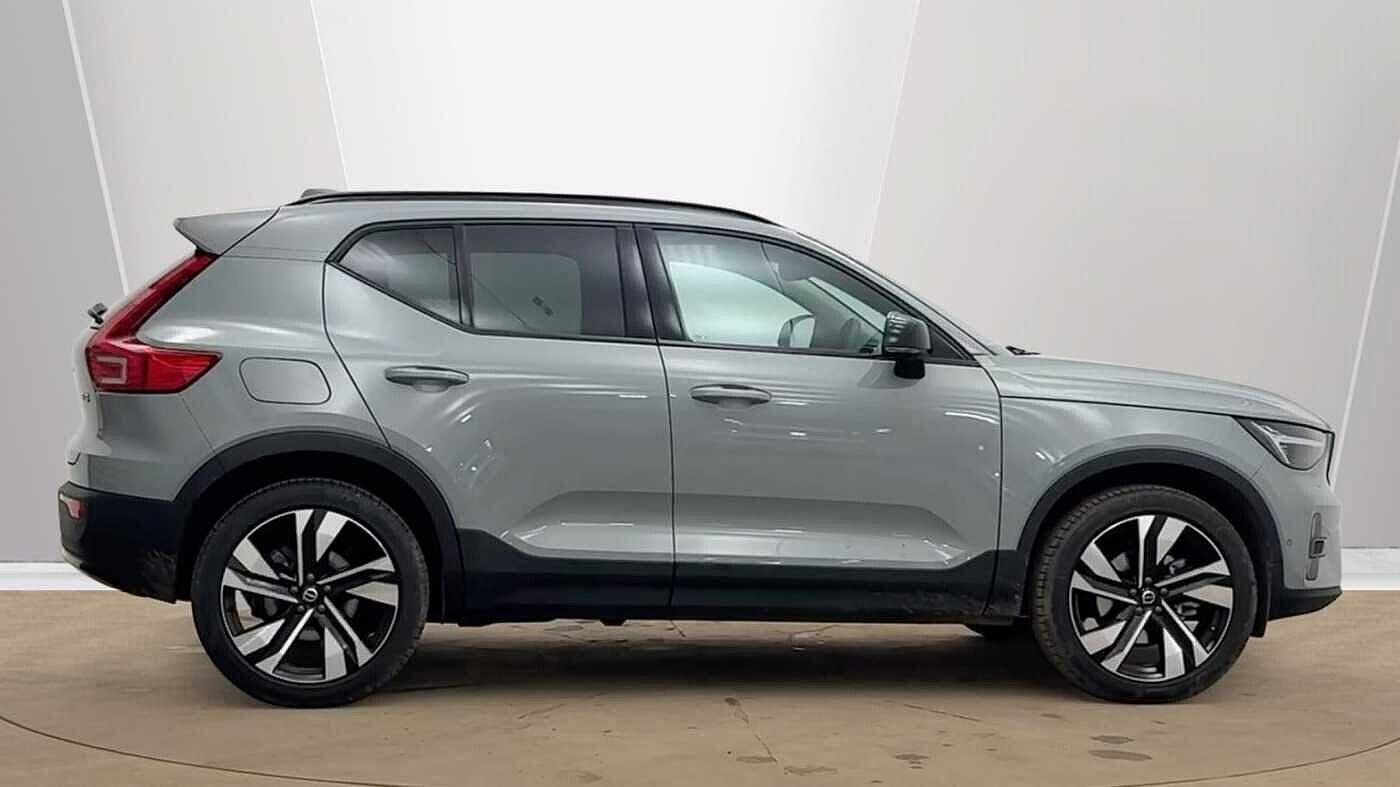 Used Volvo XC40 2025 for sale - 77468476: Photo 2