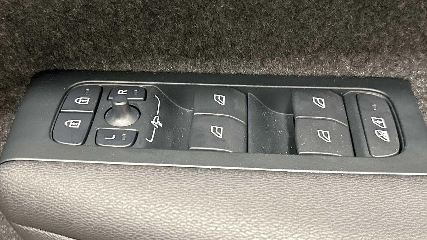 Used Volvo XC40 2025 for sale - 77468476: Photo 25