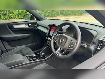 Used Volvo XC40 2025 for sale - 78759669: Photo