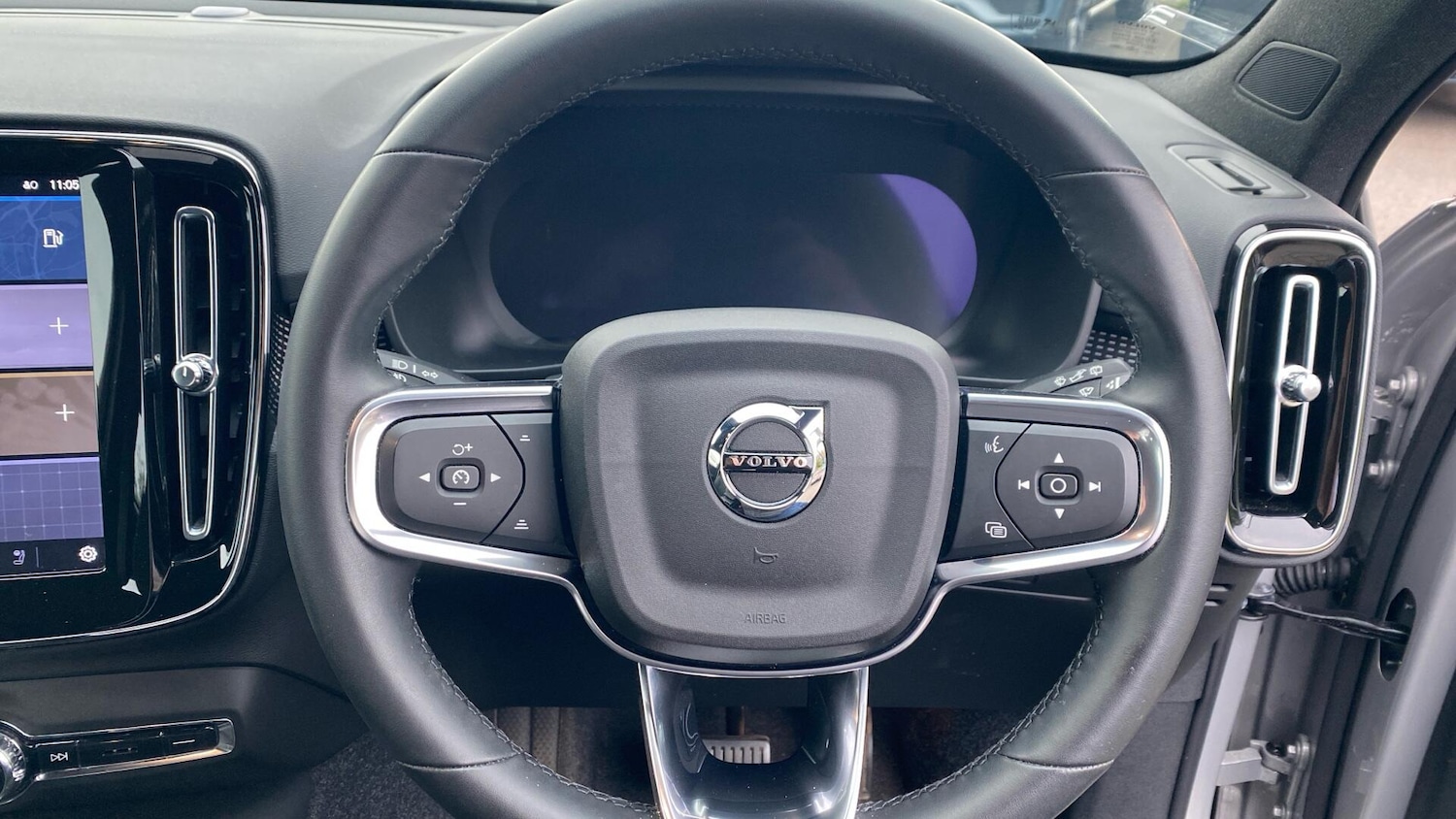 Used Volvo XC40 2024 for sale - 76865130: Photo 10