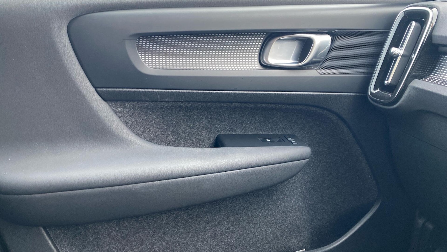 Used Volvo XC40 2024 for sale - 76865130: Photo 16