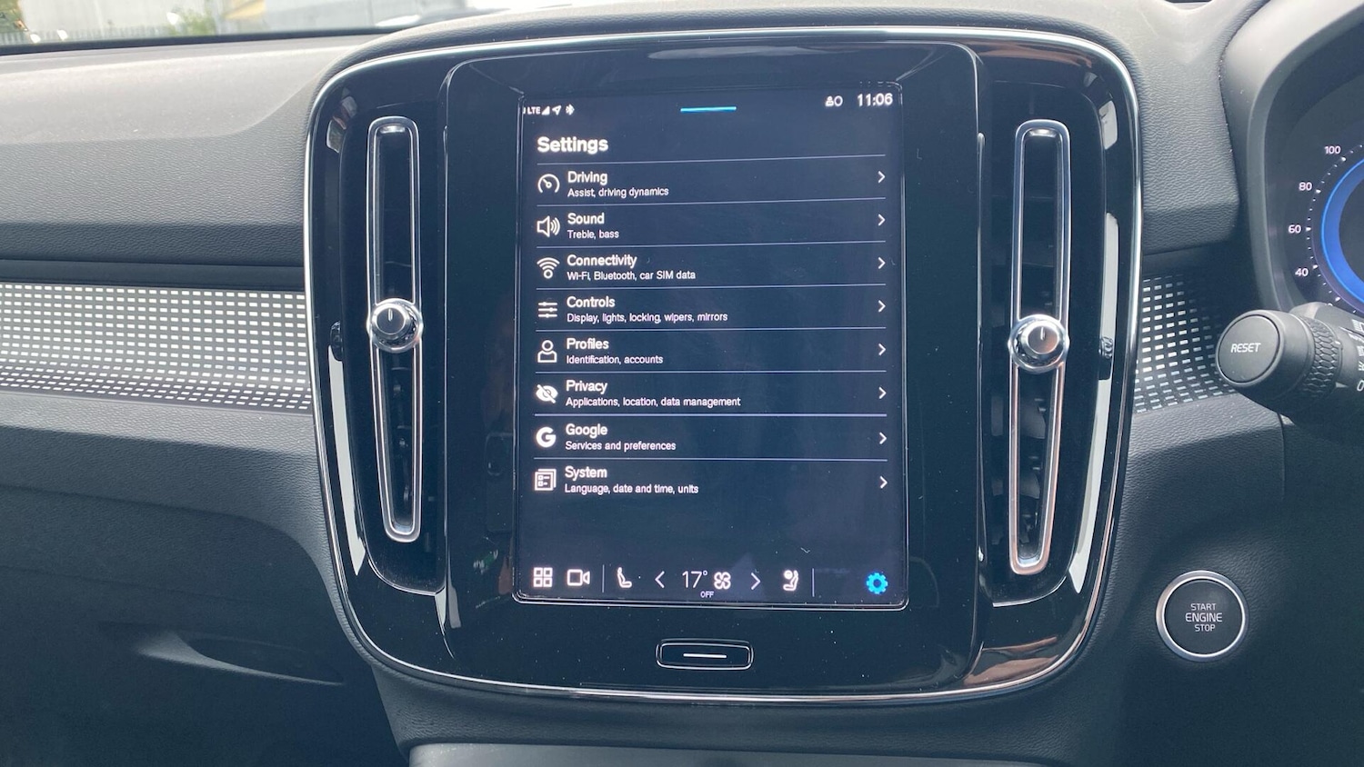 Used Volvo XC40 2024 for sale - 76865130: Photo 17