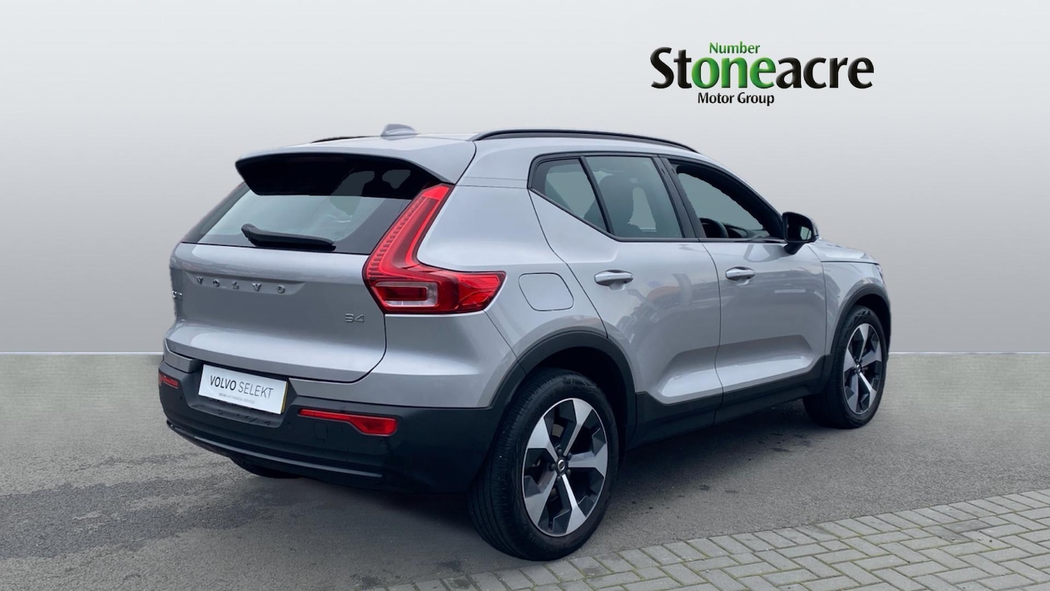 Used Volvo XC40 2024 for sale - 76865130: Photo 2