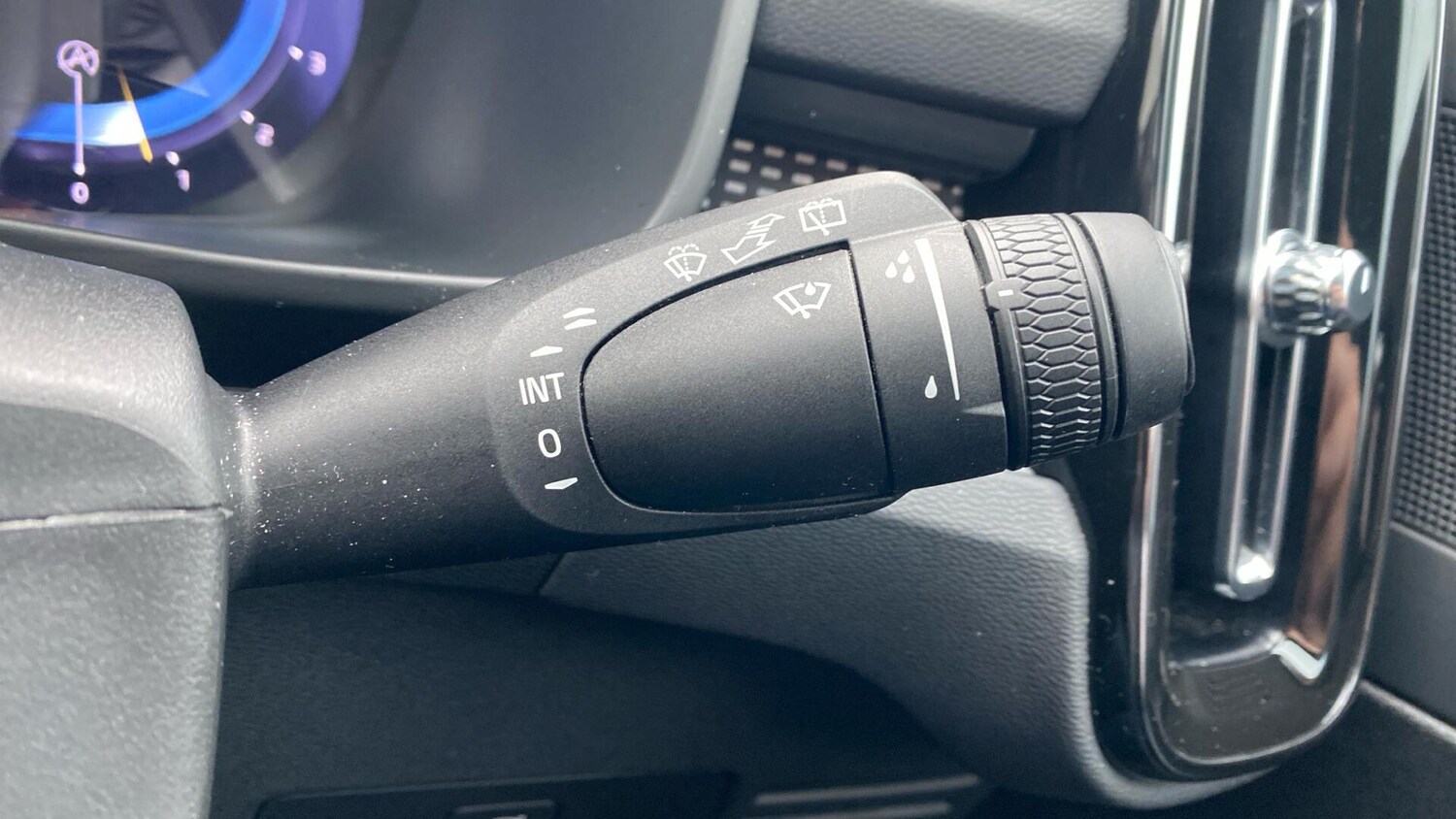 Used Volvo XC40 2024 for sale - 76865130: Photo 23