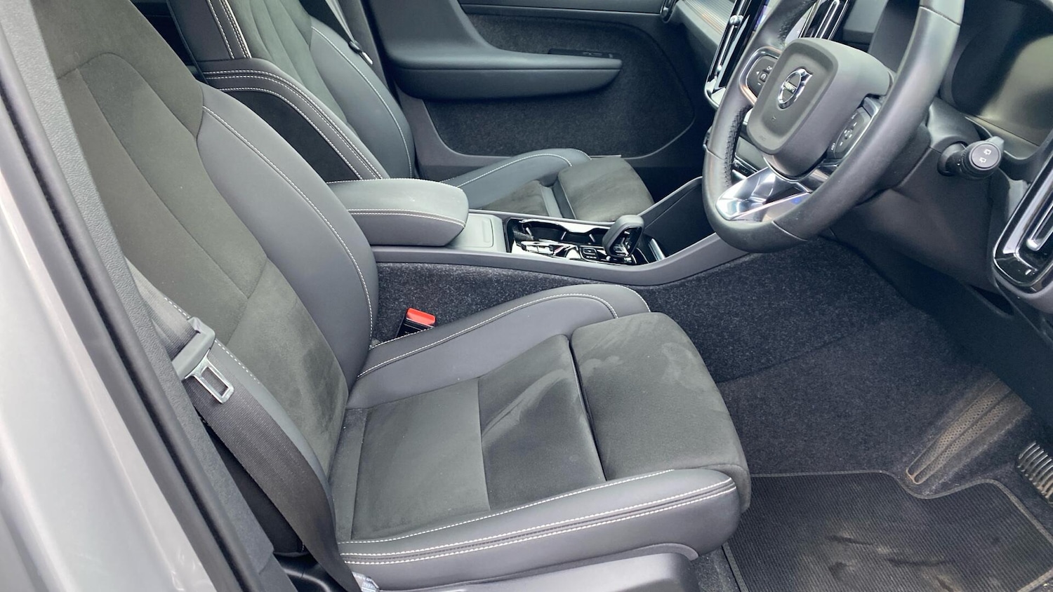 Used Volvo XC40 2024 for sale - 76865130: Photo 30