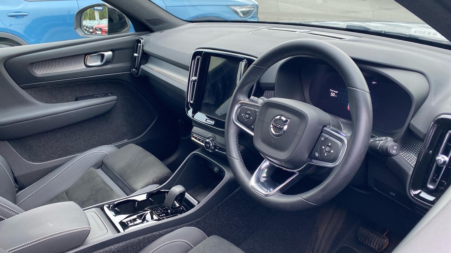 Used Volvo XC40 2024 for sale - 76865130: Photo 4